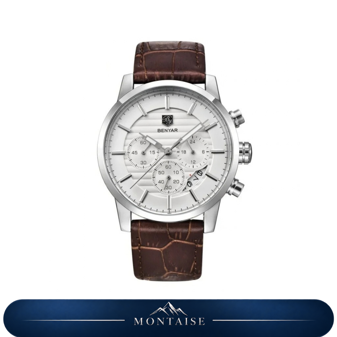 Relógio masculino Montaise Corven com mostrador branco, caixa prateada e pulseira marrom